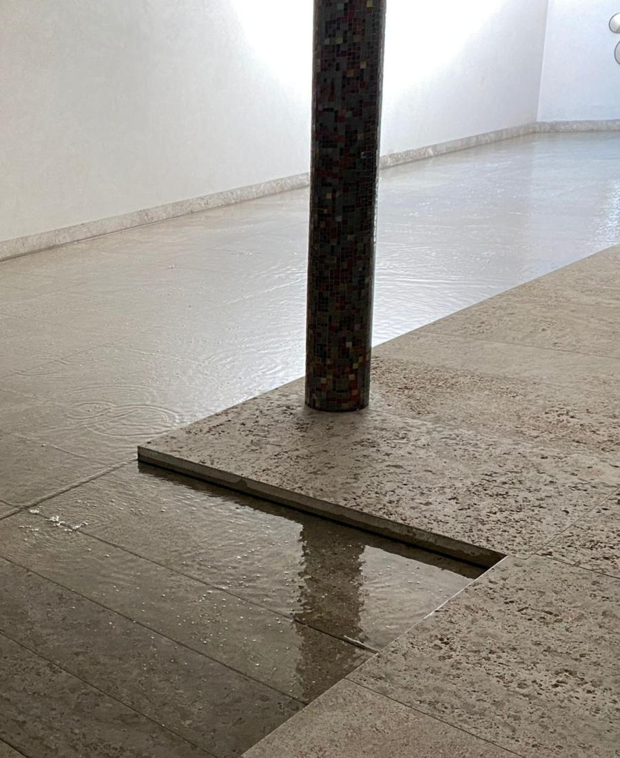indoor pool with moveable floor built by Hydreau